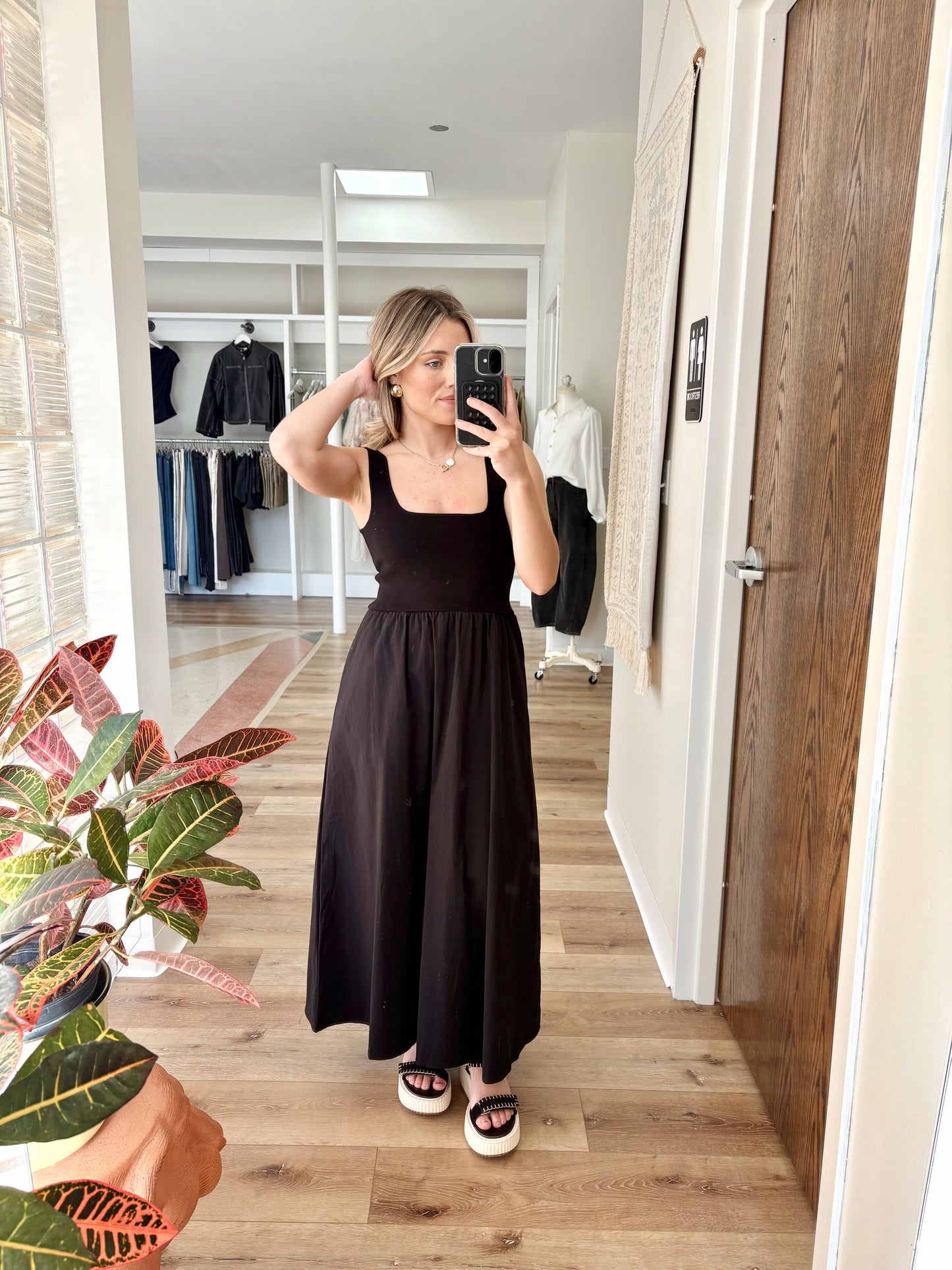 Lucinda Maxi Dress- Black