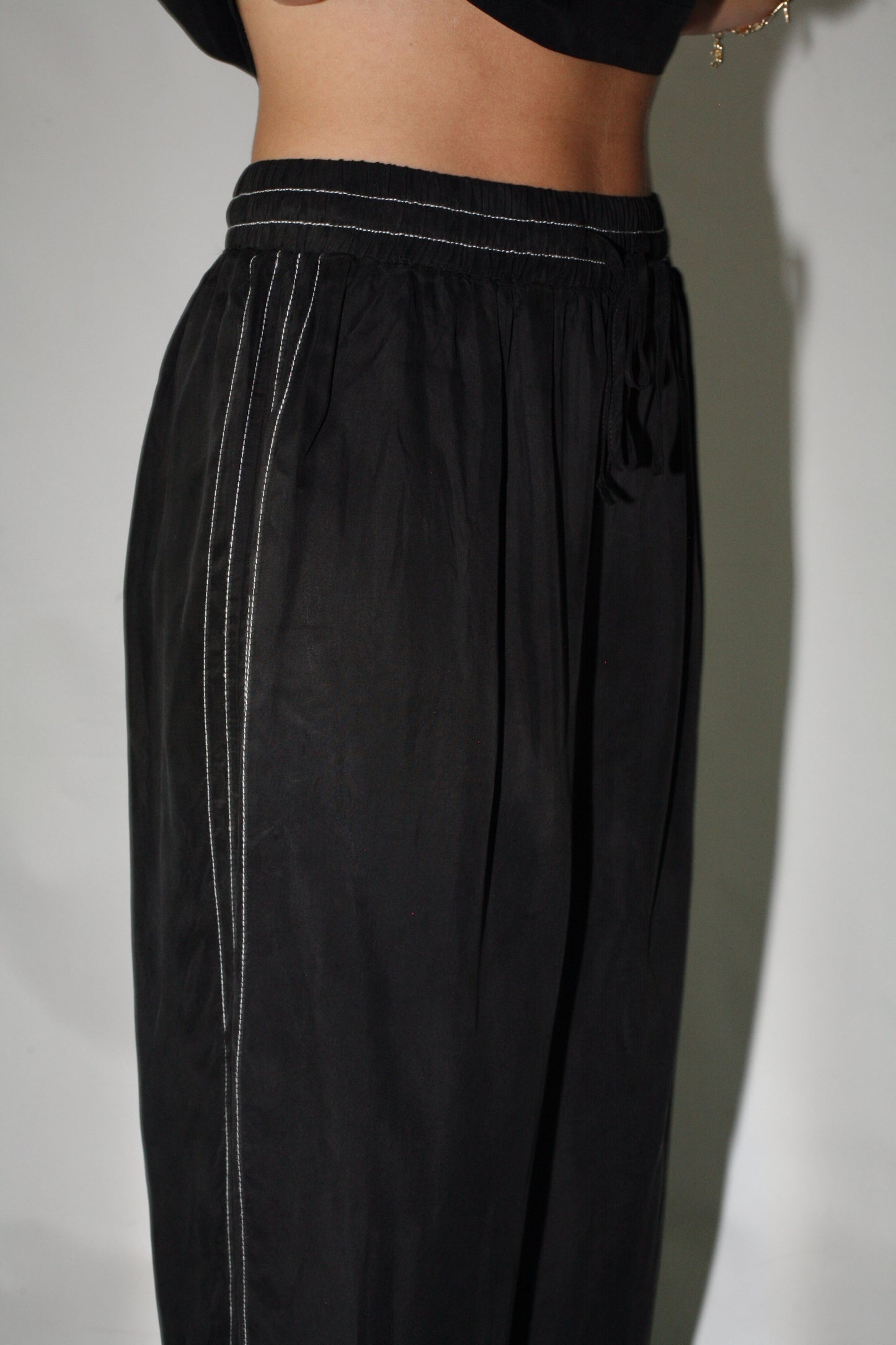 Straight Shot Pants- Black