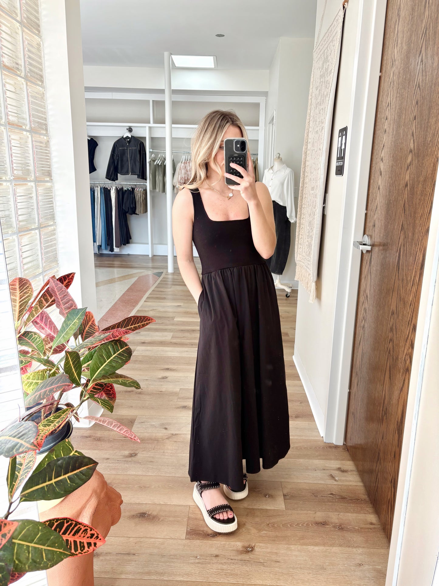 Lucinda Maxi Dress- Black