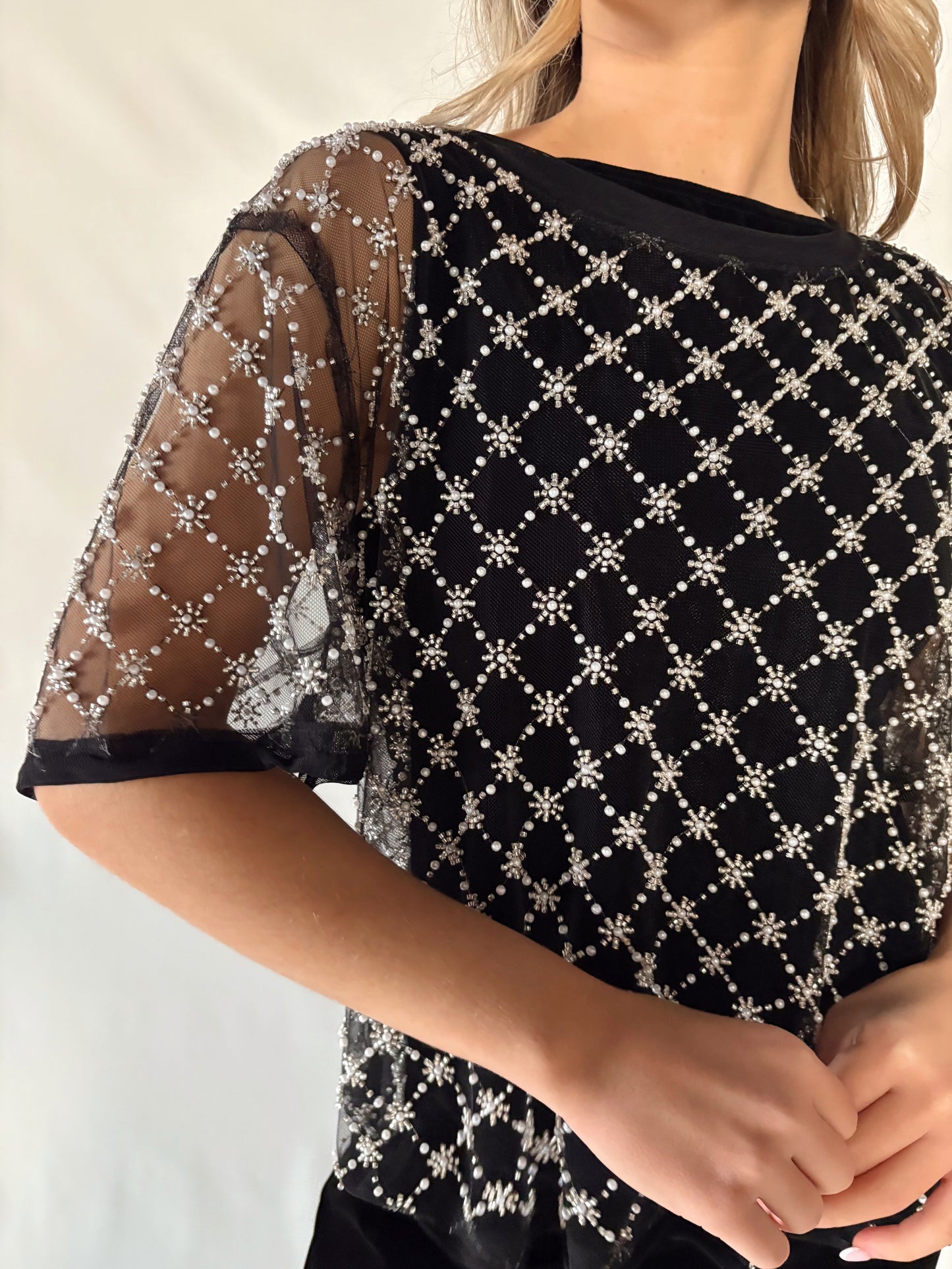 Loir Embellished Knit Top -Black