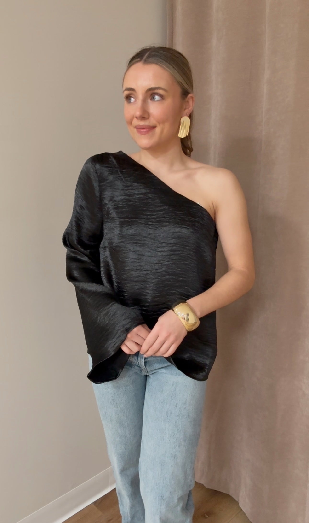 Sarah One Shoulder Top- Black