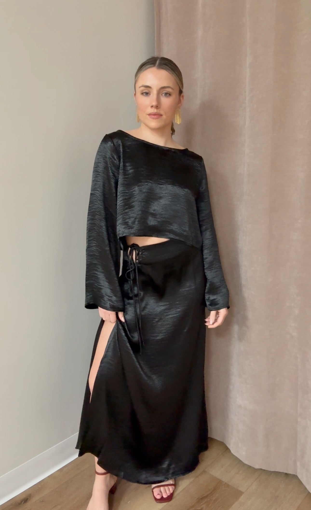 Soiree Midi Skirt- Black