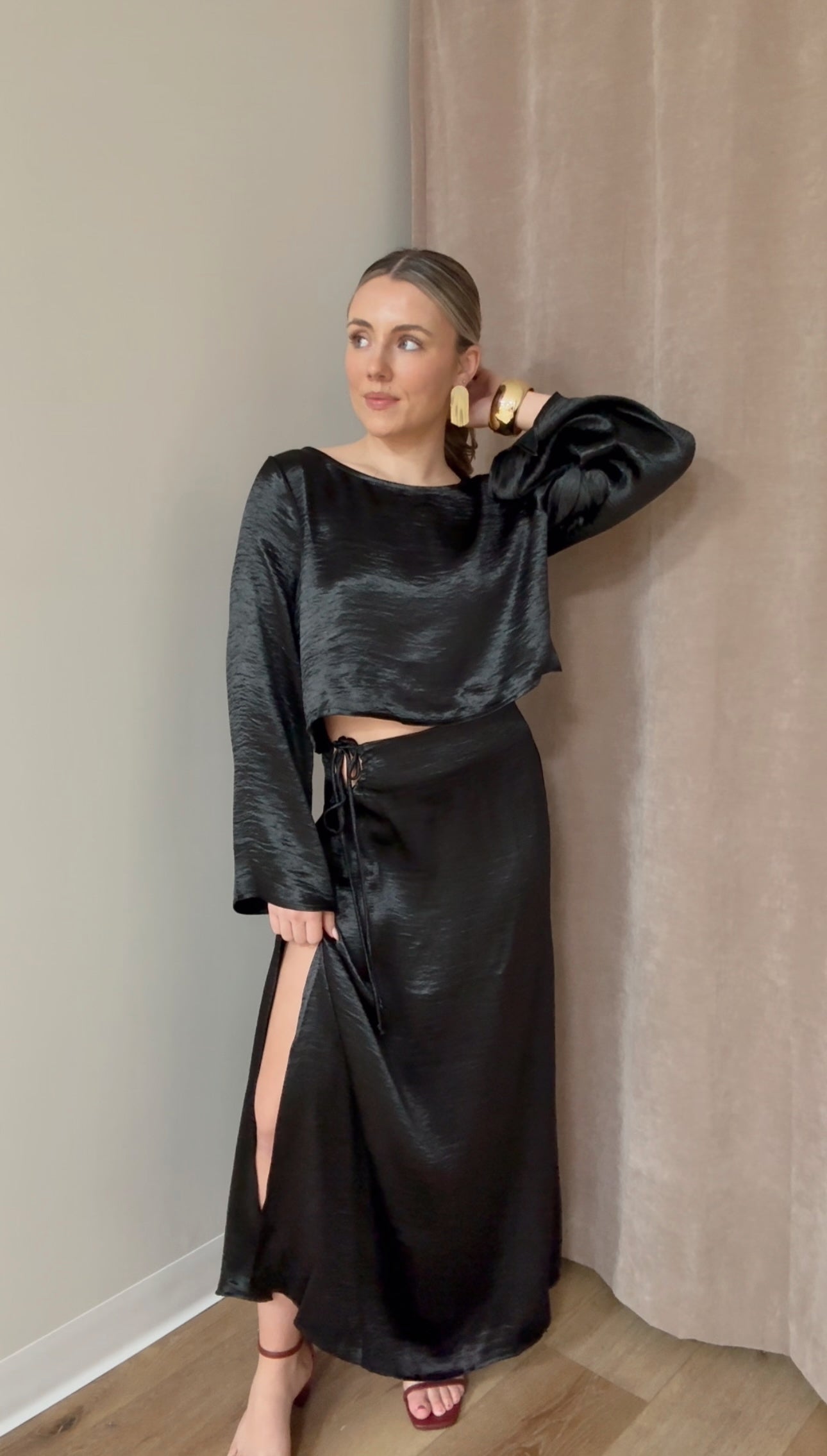 Soiree Midi Skirt- Black