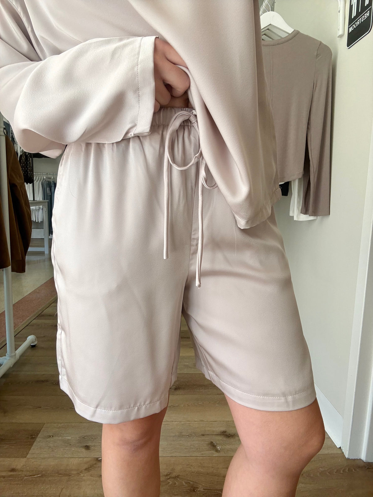 Manhattan Shorts- Grey Mist