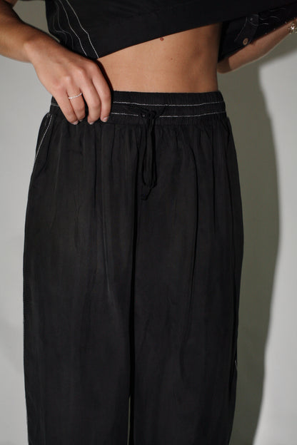 Straight Shot Pants- Black