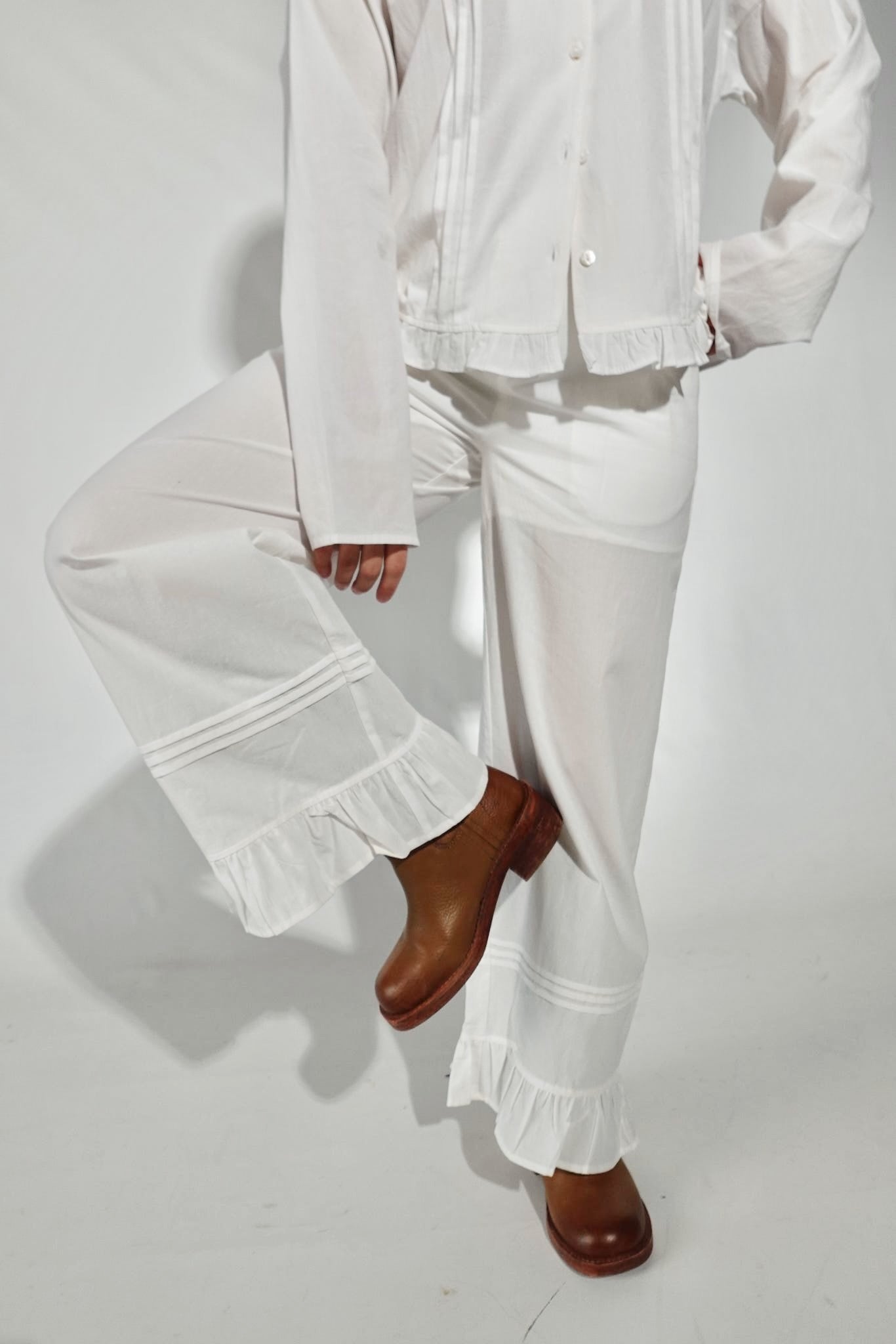 Ainsley Ruffle Pull-Ons- White