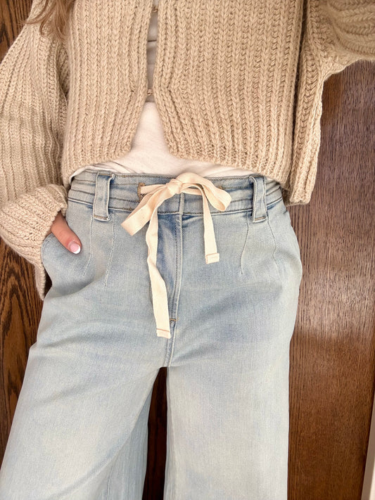 Already Yours Elastic Band Denim Pants-Lt Wash