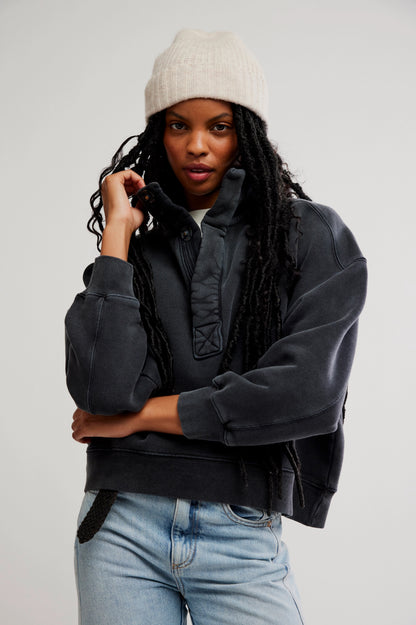 Timeless Pullover- Black