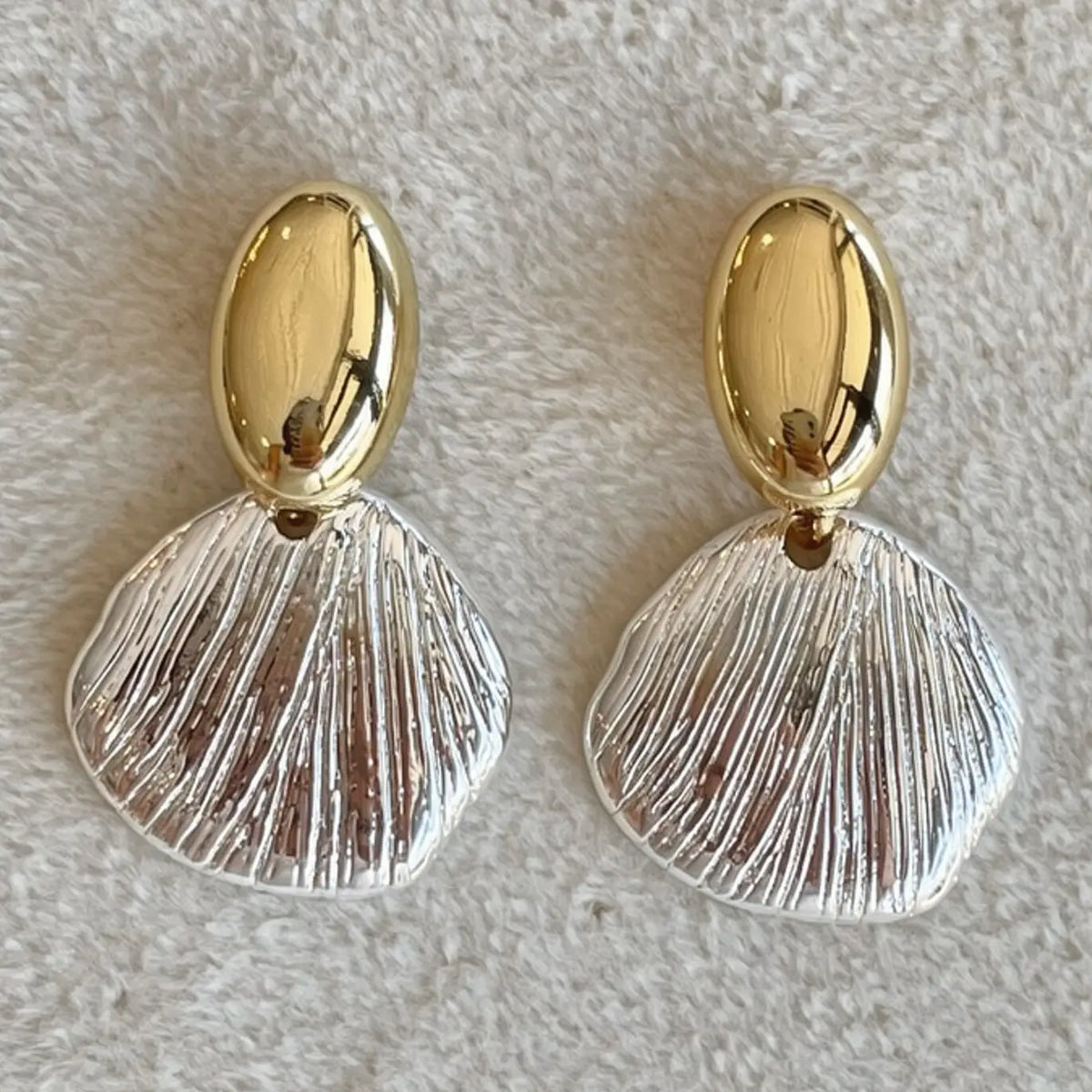 Zinnia Contrast Drop Studs