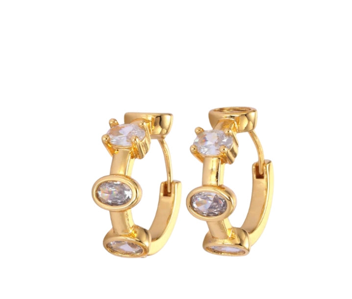 Val Huggies- Airotciv by Victoria