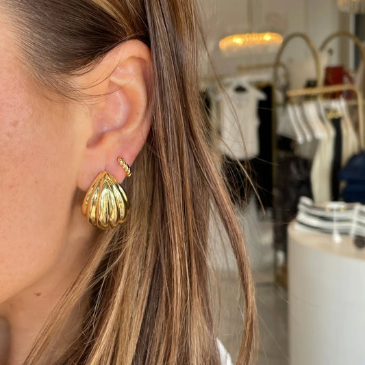 Lou Studs- Airotciv by Victoria