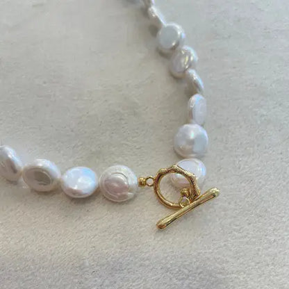 Santal Toggle Necklace- Pearl